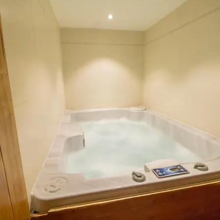 Clearmount With Chalet Meribel